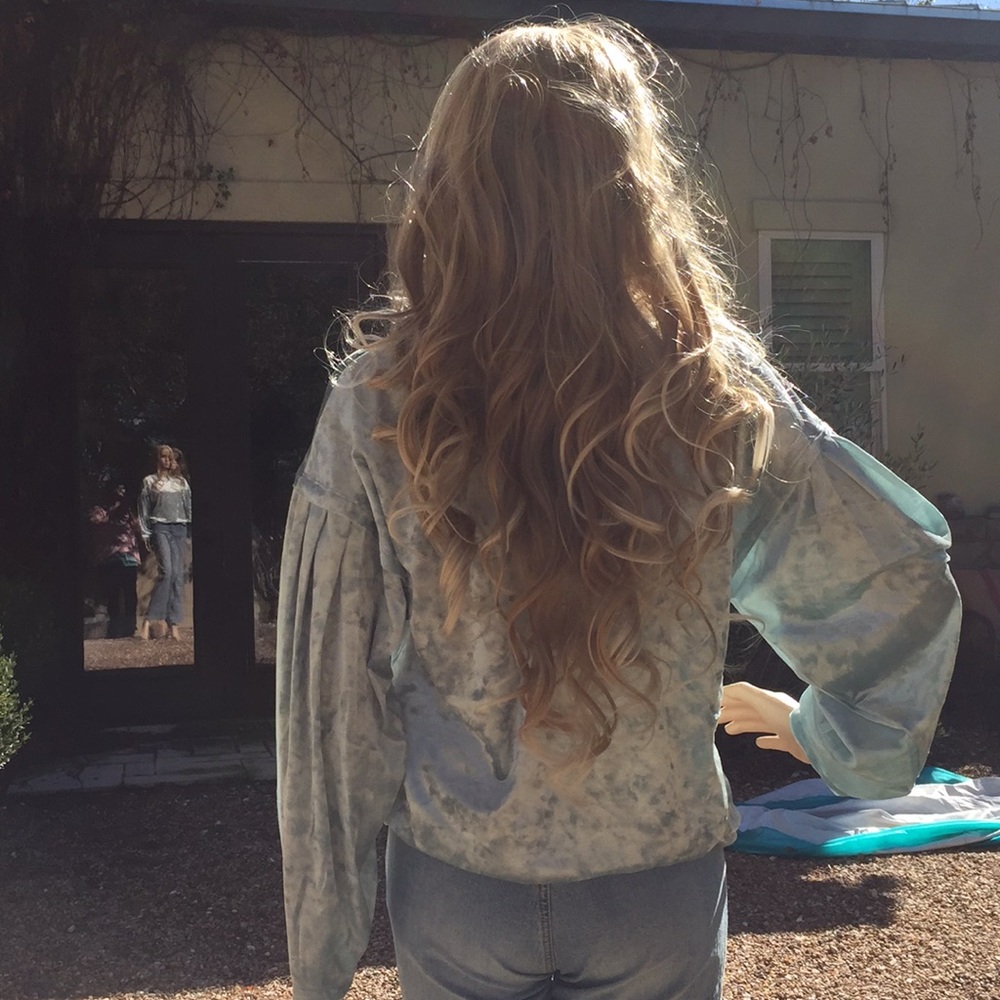 🎉HP 2-3-19🎉Oversized crushed velvet top - Picture 4 of 4